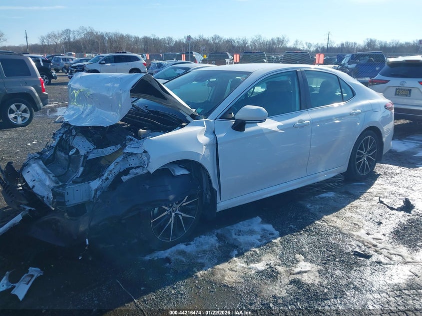 2024 Toyota Camry Hybrid Se