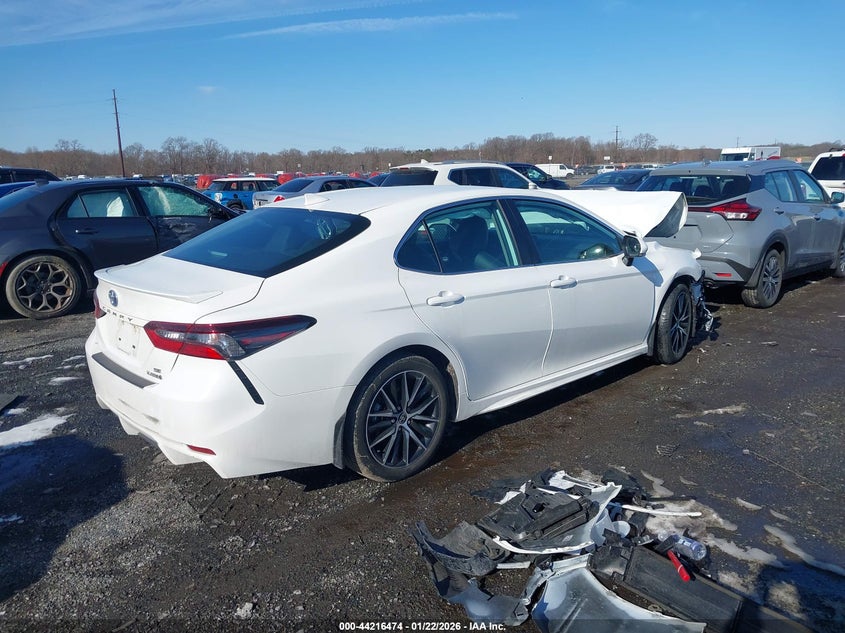 2024 Toyota Camry Hybrid Se