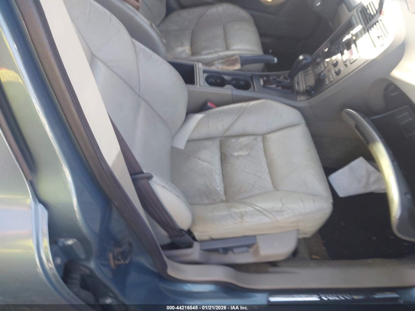 2003 VOLVO V70 auction photo 5