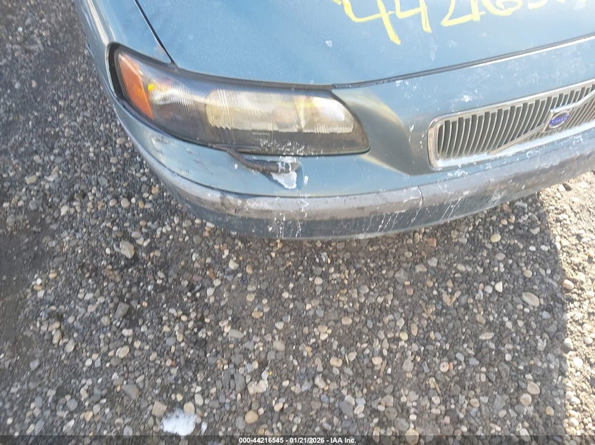 2003 VOLVO V70 auction photo 6