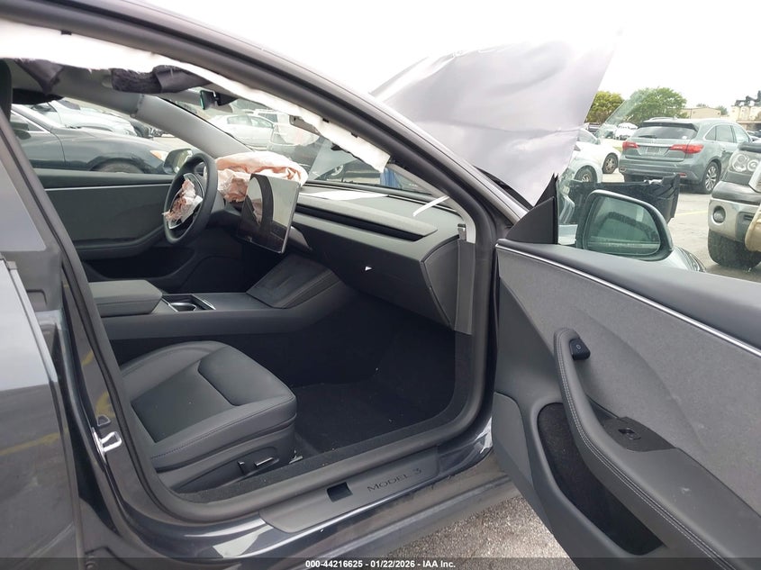 2025 Tesla Model 3 Long Range Rear-Wheel Drive/Standard Rear-Wheel Drive