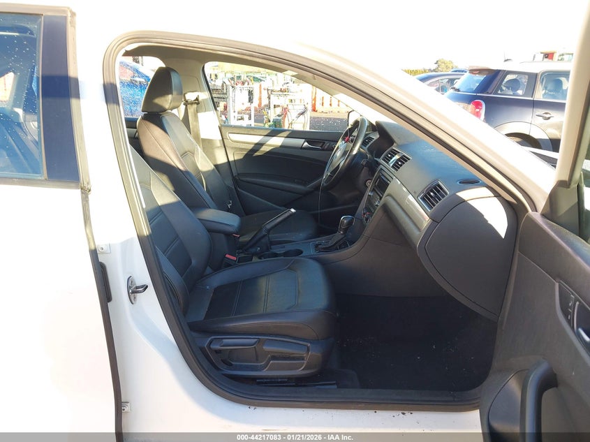 2014 Volkswagen Passat 1.8T Wolfsburg Edition