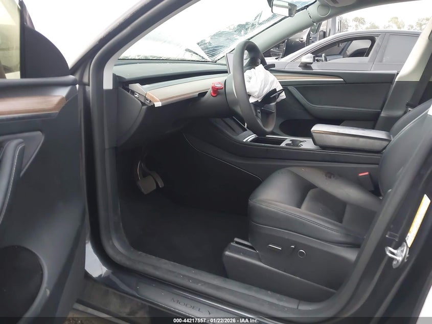 2025 Tesla Model Y Long Range Dual Motor Rear-Wheel Drive