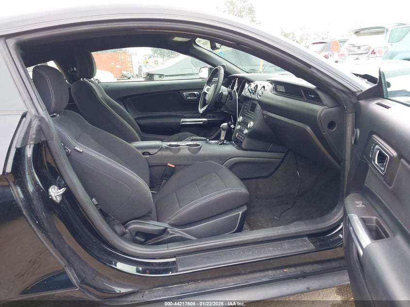 2017 Ford Mustang V6