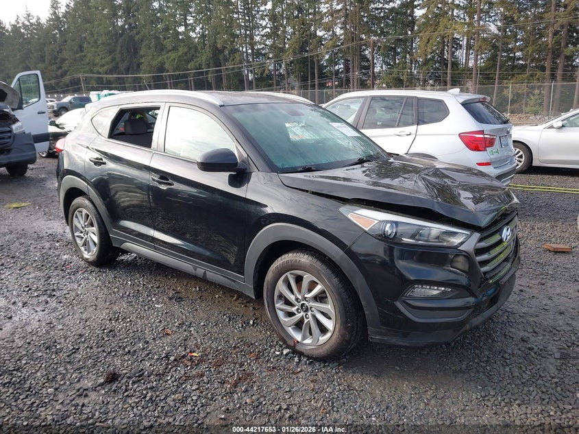 2016 HYUNDAI TUCSON SE