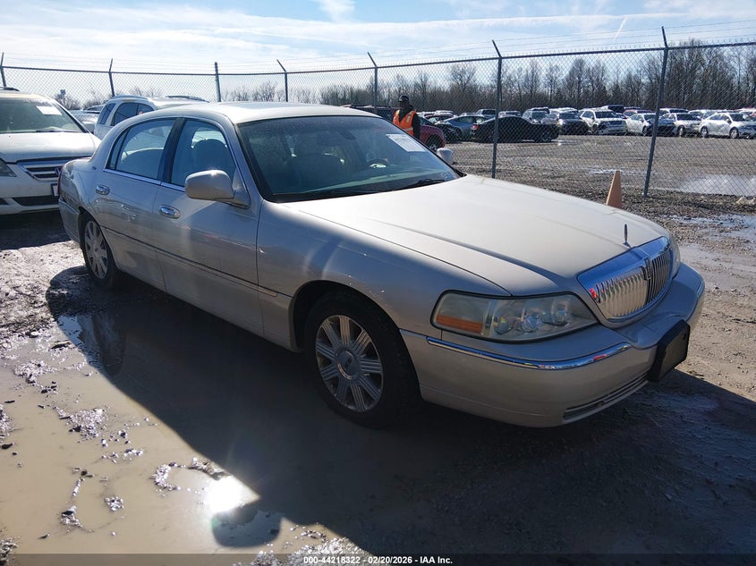2003 LINCOLN TOWN CAR CARTIER