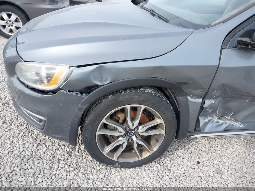 VIN YV440MWK7H1023845 2017 VOLVO V60 CROSS COUNTRY T5