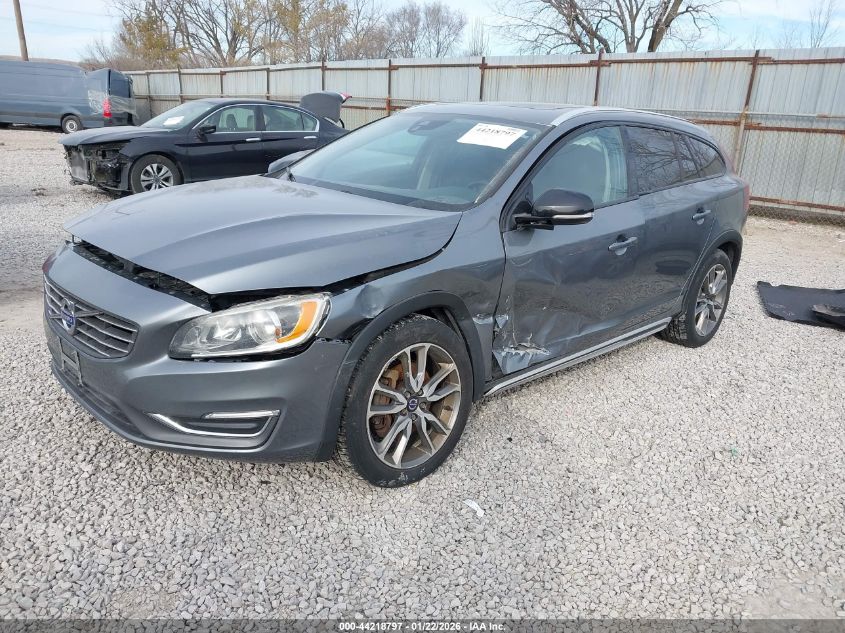 2017 Volvo V60 Cross Country T5