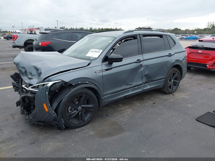 2024 Volkswagen Tiguan 2.0T Se R-Line Black