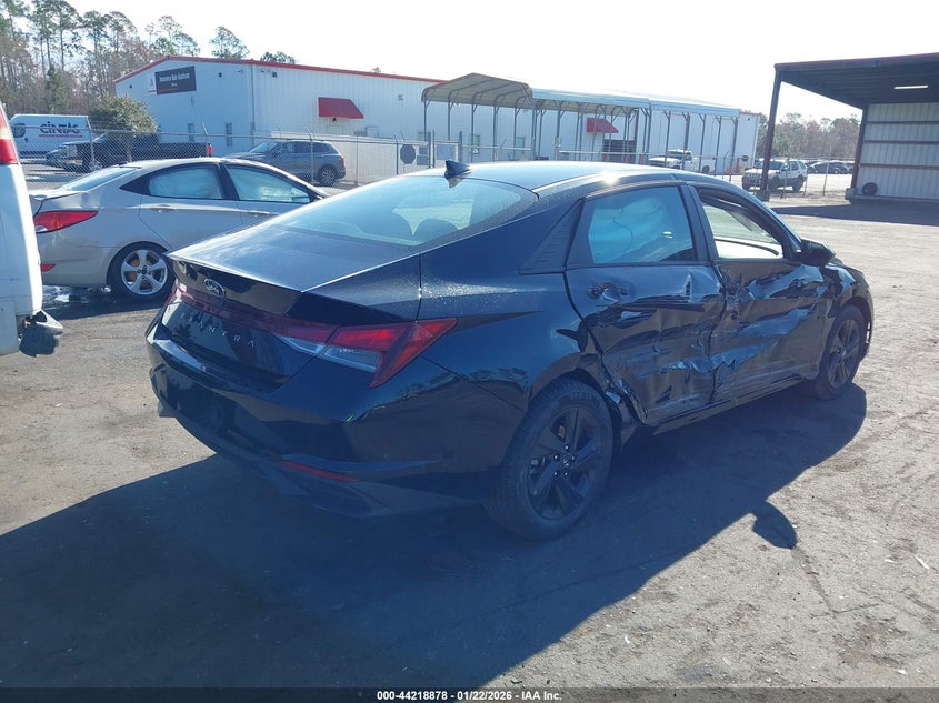 2022 Hyundai Elantra Sel