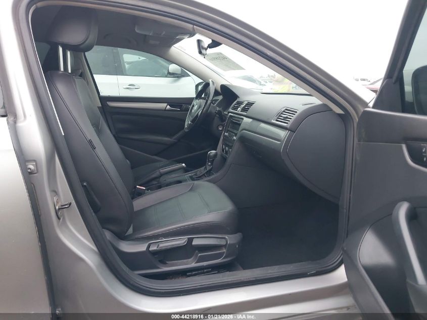 2014 Volkswagen Passat 1.8T Wolfsburg Edition