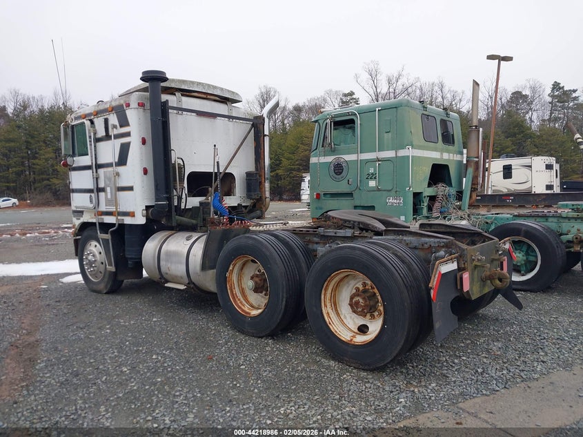 1982 Kenworth Coe K100