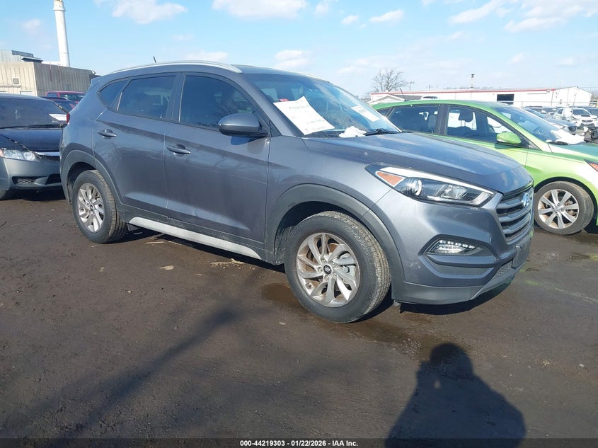 2017 HYUNDAI TUCSON SE