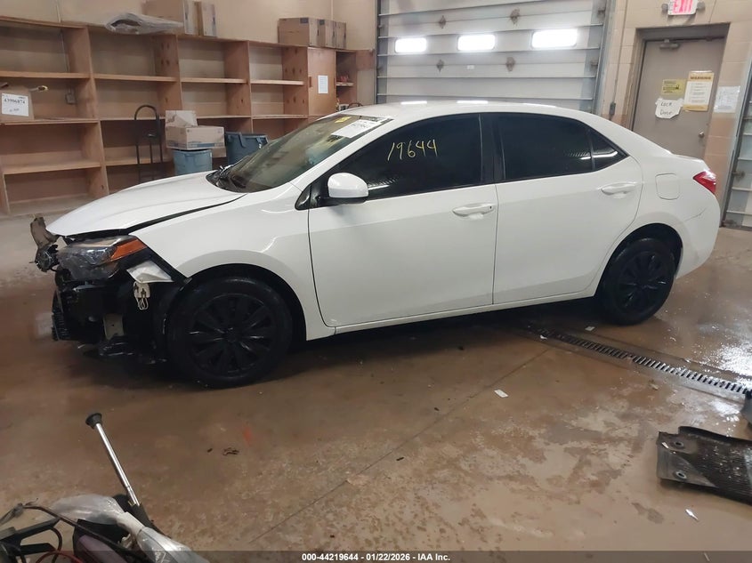 2018 Toyota Corolla Le 5YFBURHE7JP833819 photo 1