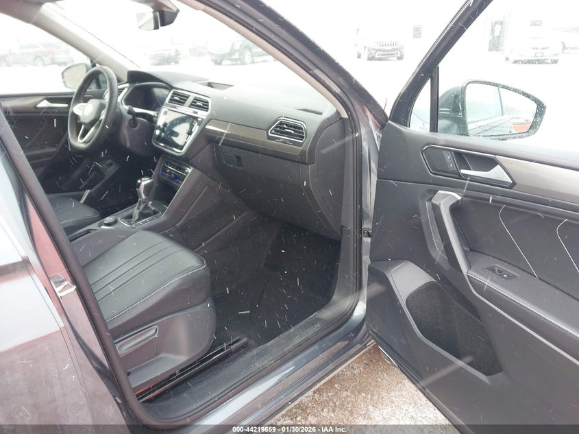 2024 Volkswagen Tiguan 2.0T Se/2.0T Wolfsburg Edition