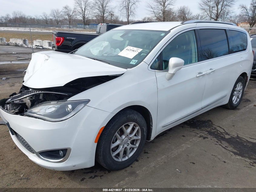 2020 Chrysler Pacifica Touring L