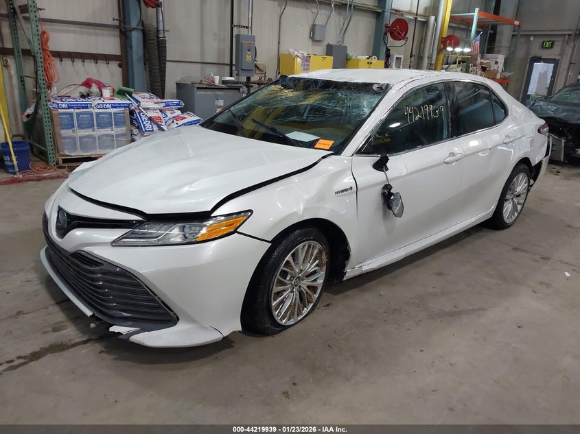 2019 Toyota Camry Hybrid Xle