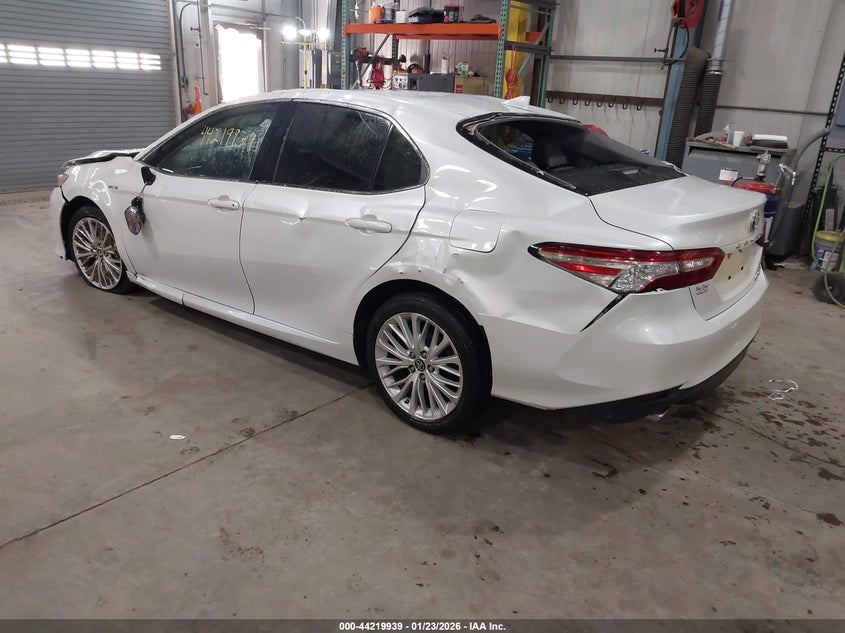 2019 Toyota Camry Hybrid Xle