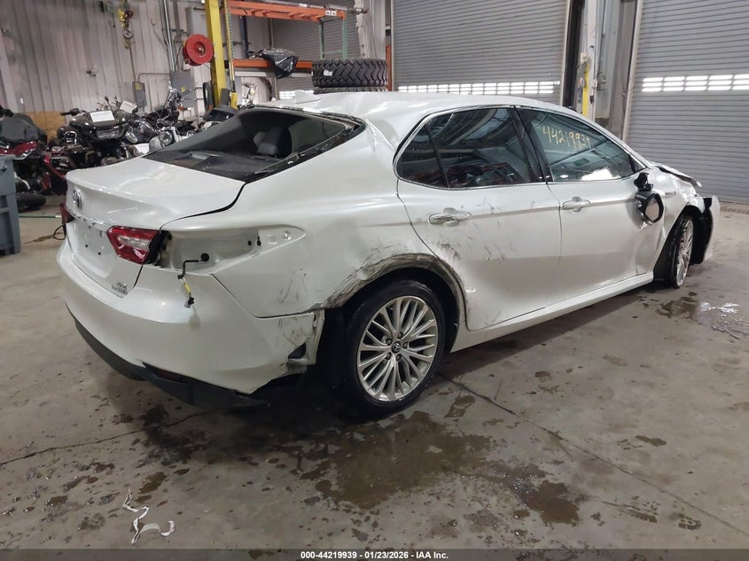 2019 Toyota Camry Hybrid Xle
