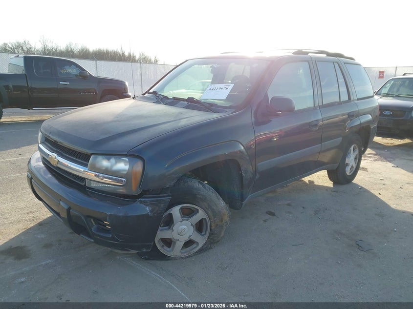 CHEVROLET TRAILBLAZER 2005 VIN 1GNDT13S452204461