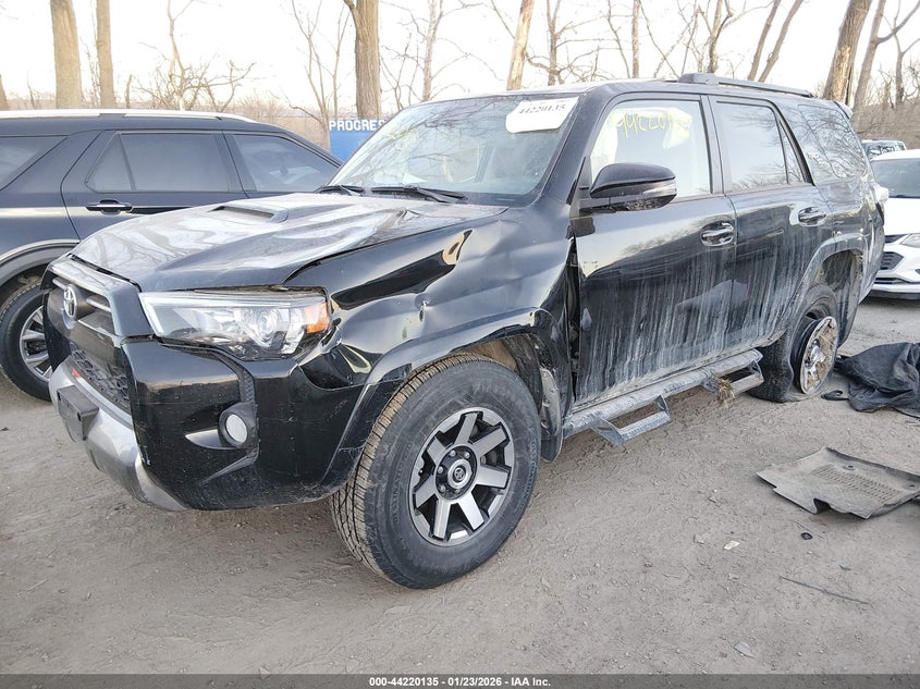 Vin: jtebu5jr6l5779172, lot: 44716178, toyota 4runner trd off road premium 20202