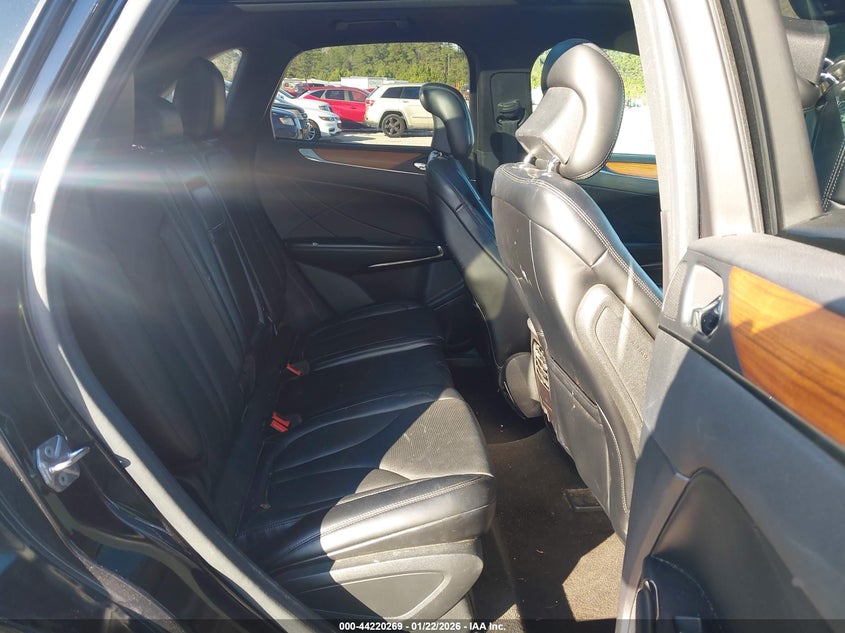 2015 LINCOLN MKC auction photo 8