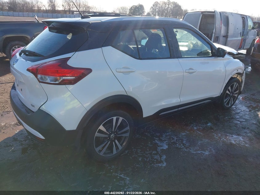 2019 Nissan Kicks Sr