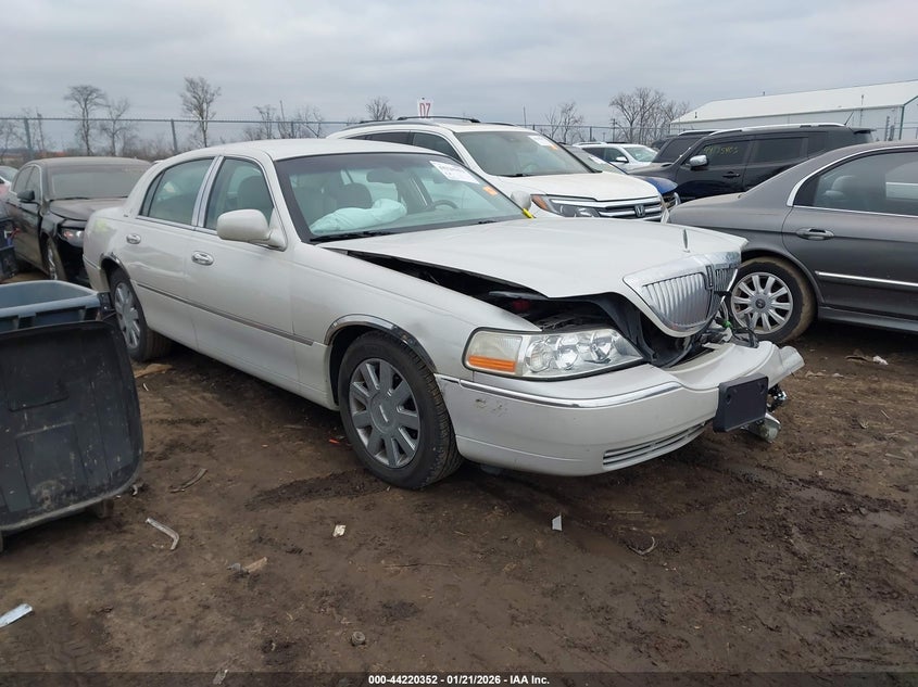 2004 Lincoln Town Car Ultimate