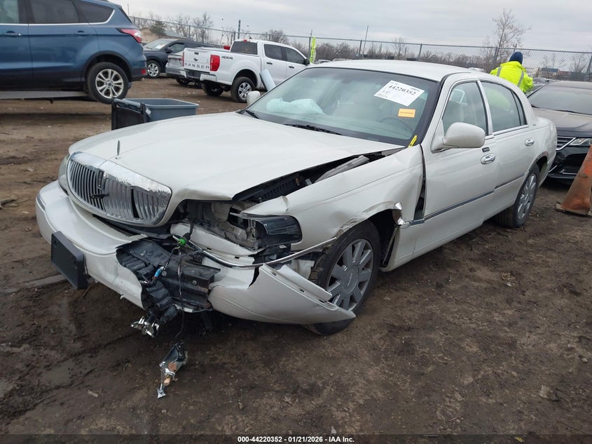 2004 Lincoln Town Car Ultimate