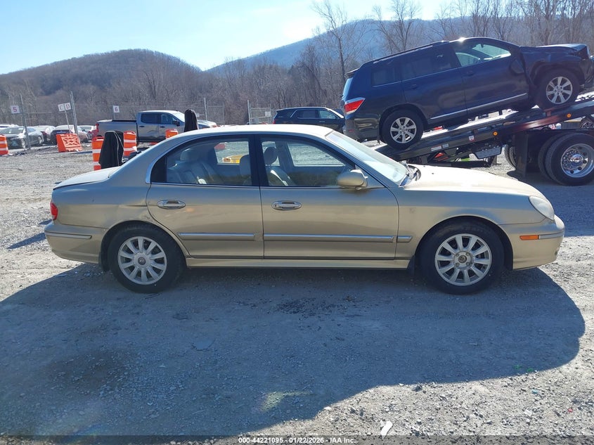 2002 Hyundai Sonata Gls/Lx VIN: KMHWF35H62A555228 Lot: 44221095
