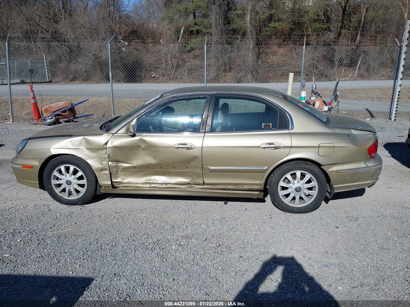 2002 Hyundai Sonata Gls/Lx VIN: KMHWF35H62A555228 Lot: 44221095