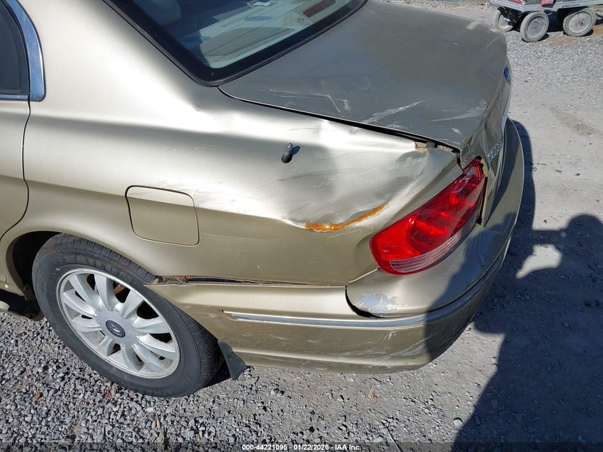 2002 Hyundai Sonata Gls/Lx VIN: KMHWF35H62A555228 Lot: 44221095