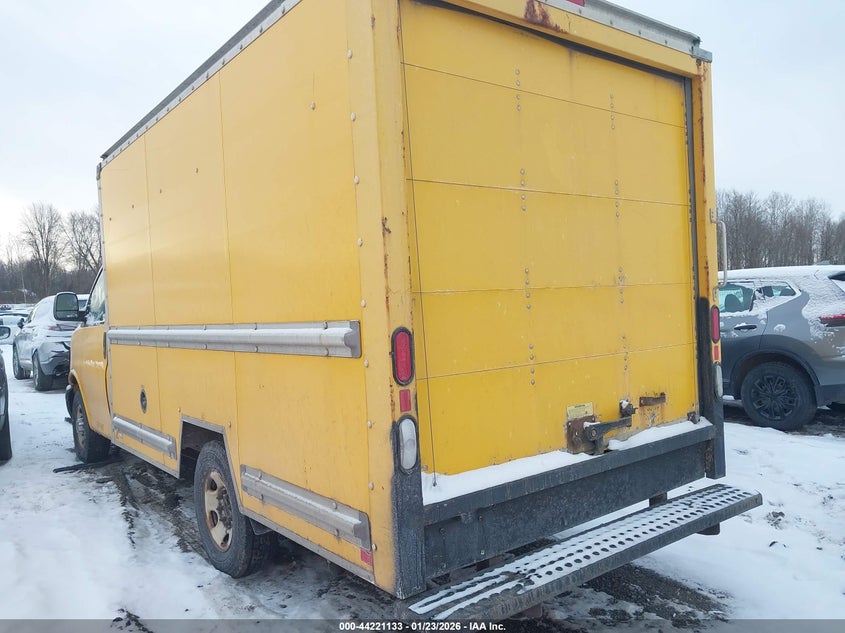 2012 GMC Savana Cutaway Work Van