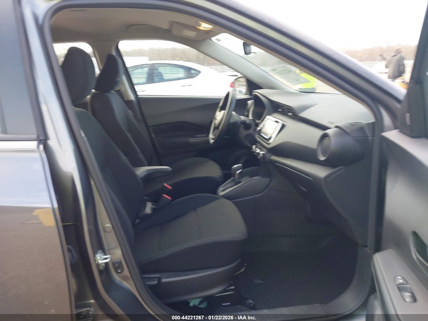 2025 Nissan Kicks Play S