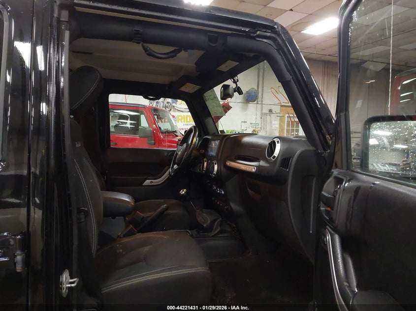 2016 JEEP WRANGLER UNLIMITED auction photo 5