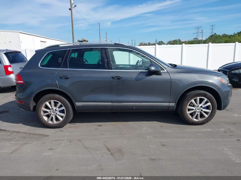 2014 Volkswagen Touareg 3.6L Sport VIN: WVGEF9BP3ED006664 Lot: 44222074