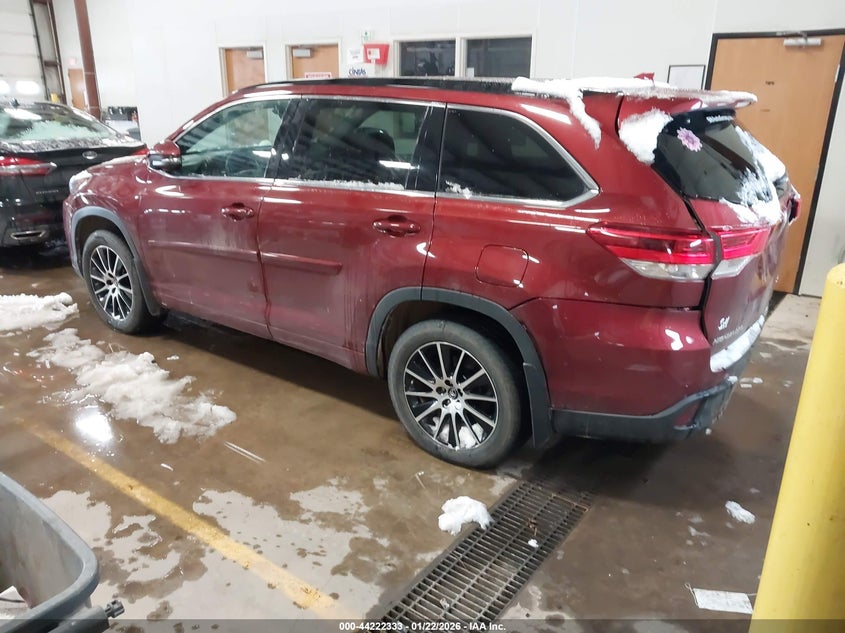 2017 Toyota Highlander Se