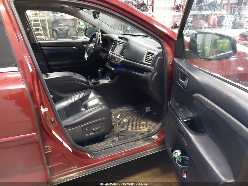 2017 Toyota Highlander Se