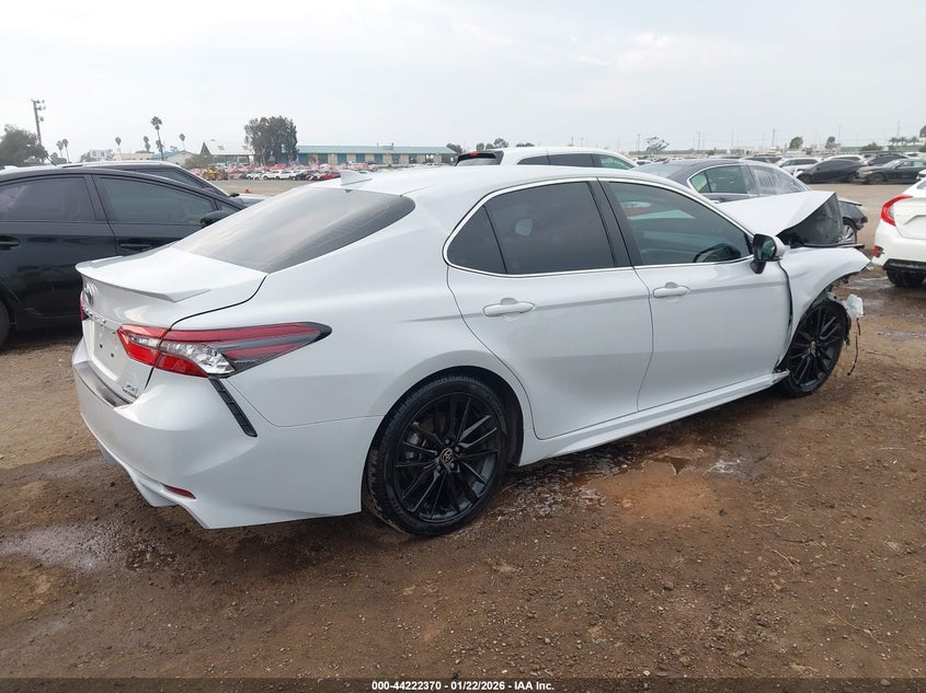 2022 Toyota Camry Xse Hybrid