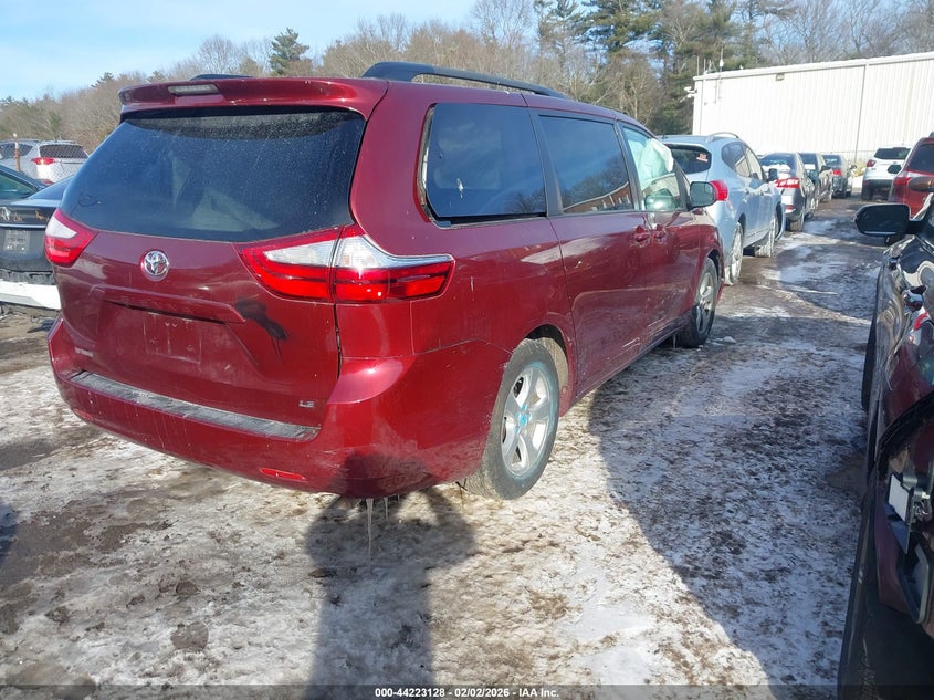 2016 Toyota Sienna Le 8 Passenger