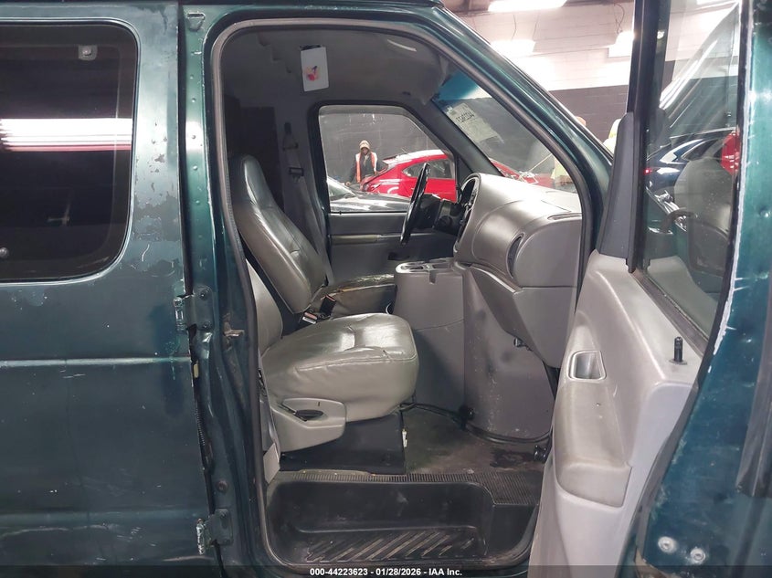 2000 Ford E-350 Super Duty Xl/Xlt