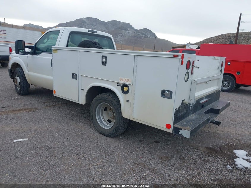 2015 Ford F-350 Chassis Xl