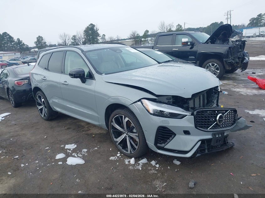 2025 Volvo Xc60 Plug-In Hybrid Ultra, T8 Awd Electric/Gasoline, Dark