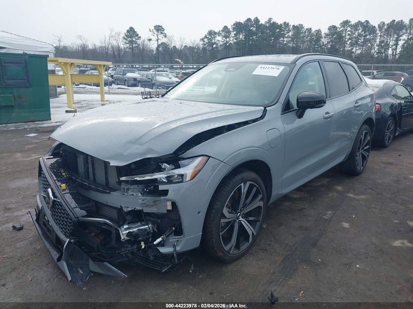 2025 Volvo Xc60 Plug-In Hybrid Ultra, T8 Awd Electric/Gasoline, Dark