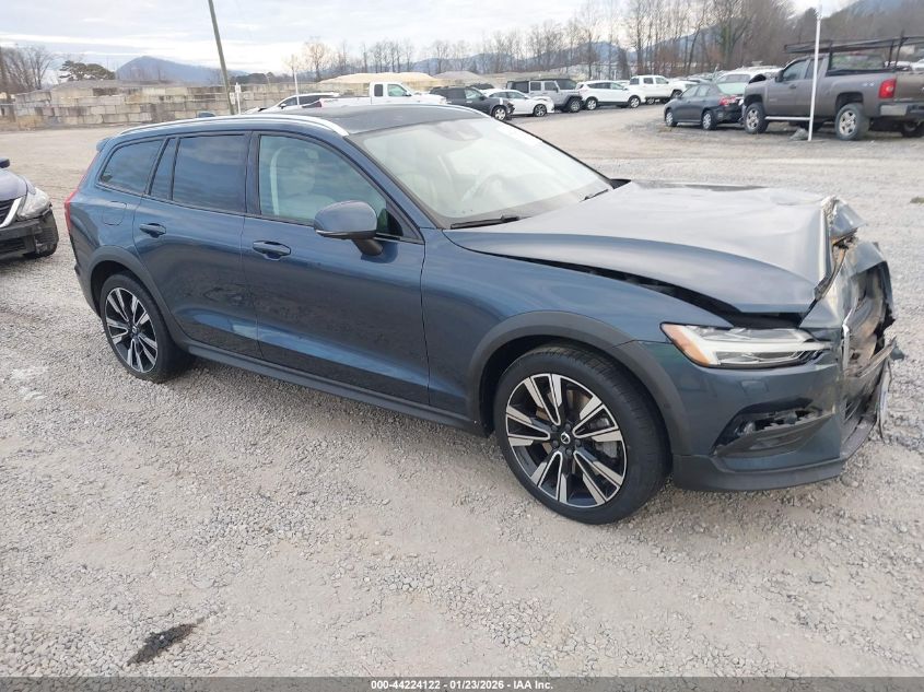 2022 Volvo V60 Cross Country
