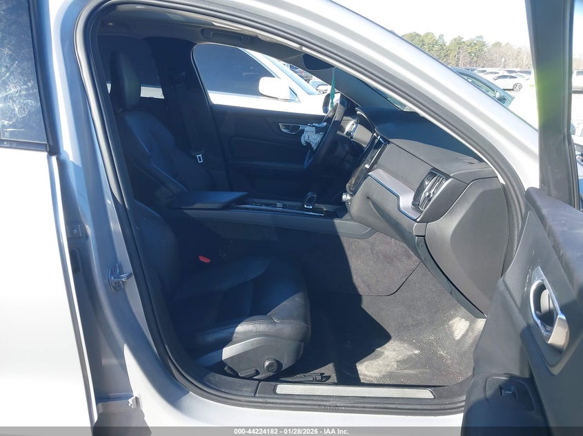 2024 Volvo S60 B5 Core Dark Theme