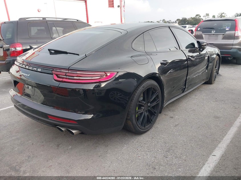 2019 Porsche Panamera E-Hybrid 4