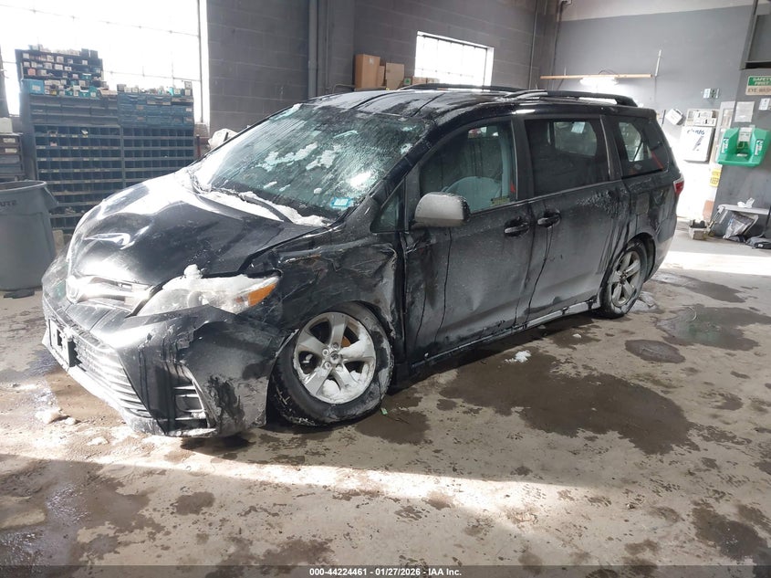 2018 Toyota Sienna Le 8 Passenger