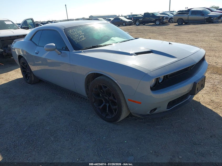 2022 Dodge Challenger Sxt