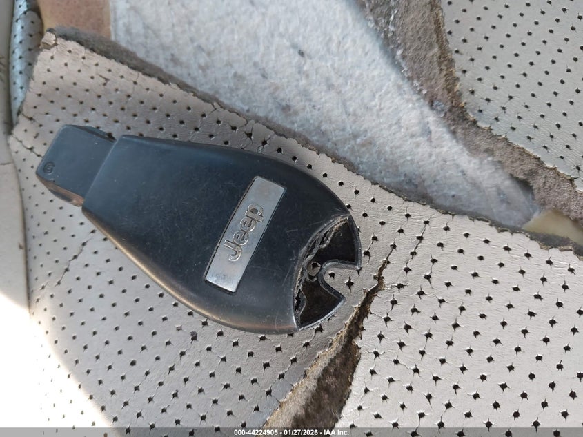 2008 Jeep Grand Cherokee Overland VIN: 1J8HS68258C171979 Lot: 44224905